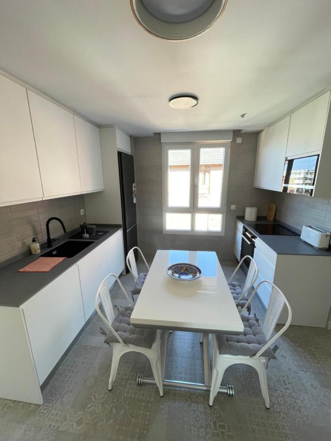 Apartamento Recien Reformado En Somo Junto Iglesia Bagian luar foto